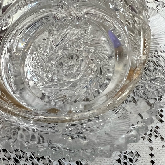 Antique large domed pressed glass Butter Dish - Picture 6 of 15